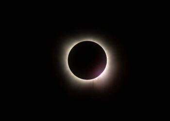 Todo sobre la triada de eclipses que se verán desde España en los próximos tres años: fechas clave y recomendaciones