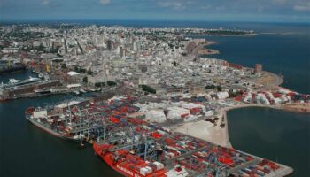 Continúa la huelga portuaria en Uruguay