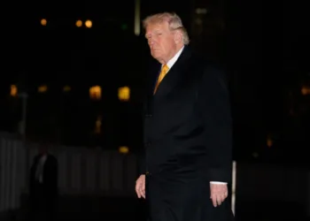 Demócratas piden destitución de Trump tras ataque contra Venezuela