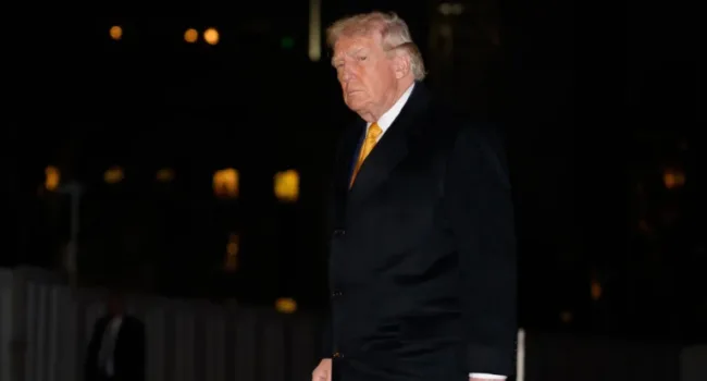 Demócratas piden destitución de Trump tras ataque contra Venezuela