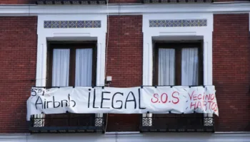 Sumar carga contra los incentivos a rentistas y acusa a su socio de Gobierno de rendirse al mercado del alquiler