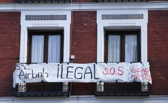 Sumar carga contra los incentivos a rentistas y acusa a su socio de Gobierno de rendirse al mercado del alquiler