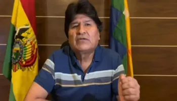 Evo Morales denuncia censura autoritaria en Bolivia tras salida de TeleSUR y RT