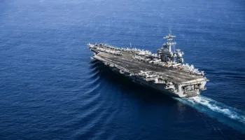 Fox News alerta amenaza de drones iraníes a portaviones de EE. UU.