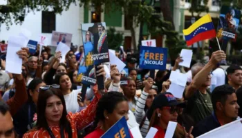 Miles de venezolanos exigen la liberación del presidente Nicolás Maduro y Cilia Flores