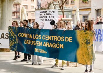 La sociedad civil lleva a Amazon a juicio: primer contencioso contra los centros de datos en España