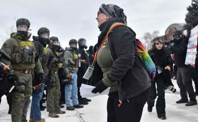 Soldados en Alaska listos para ir a Minneapolis ante protestas