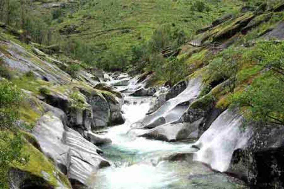 Ecologistas Extremadura protestan por montería celebrada en Reserva Natural Garganta de los infiernos limitando acceso a senderistas y visitantes