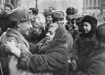 Celebran en Rusia aniversario 83 del fin del bloqueo a Leningrado