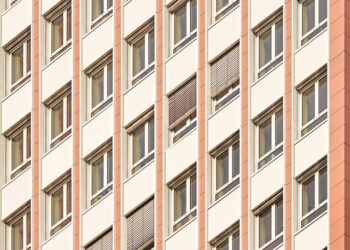 Un juzgado de Tarragona da la razón al Sindicat de Llogateres: no se puede repercutir el IBI al inquilino en viviendas de protección oficial