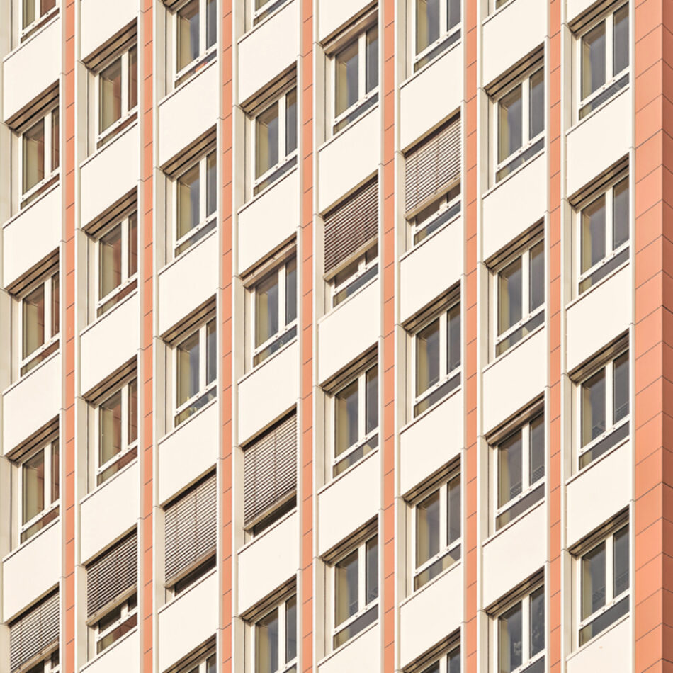 Un juzgado de Tarragona da la razón al Sindicat de Llogateres: no se puede repercutir el IBI al inquilino en viviendas de protección oficial