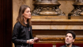 Els Comuns acorden amb el Govern mantenir la rebaixa del transport públic durant tota la legislatura