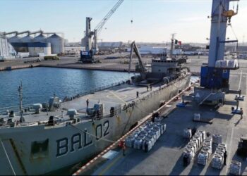 Dos buques parten de México con ayuda humanitaria hacia Cuba