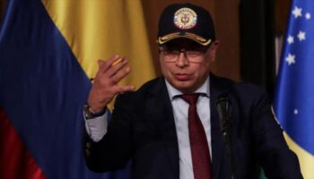 Petro denuncia intento de asesinato mientras viajaba en helicóptero