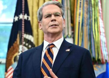 Secretario de Tesoro admite rol de EEUU en crear disturbios en Irán