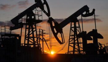 Rusia anuncia que entregará petróleo crudo y combustible a Cuba