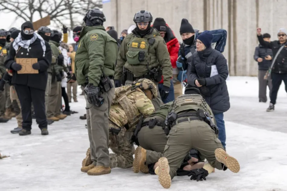 Juez declara ilegal política de Trump de deportación a terceros países