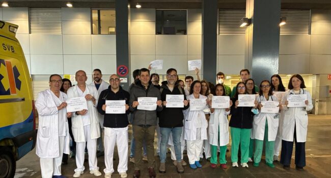 As médicas e médicos das urxencias hospitalarias galegas convocan unha nova concentración o luns 9