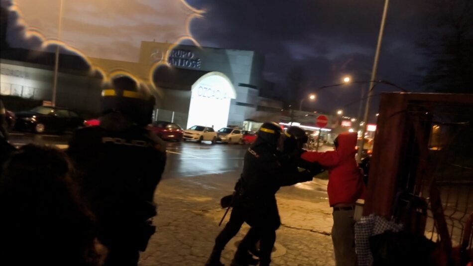 A CIG denuncia a desmedida acción policial para afogar a folga do persoal do transporte de viaxeiros/as