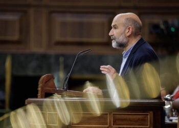 Rego exixe a Sánchez mellorar e modernizar a rede de camiños de ferro e os servizos ferroviarios