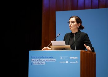 Mónica García sitúa la lucha contra la contaminación como una prioridad de salud pública y justicia social