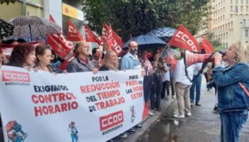 Cada semana 2,55 millones de horas extra no se pagan en España mientras se retrasa el nuevo registro horario