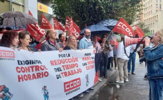 Cada semana 2,55 millones de horas extra no se pagan en España mientras se retrasa el nuevo registro horario