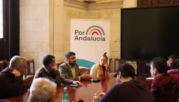 Un amplio frente cultural alerta del deterioro del ICAS en una reunión con Por Andalucía