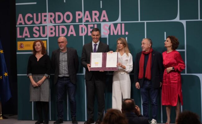 Se firma el nuevo incremento del Salario Mínimo Interprofesional (SMI), que alcanzará los 1.221 euros brutos mensuales en 14 pagas, y beneficiará a 1,6 millones de personas 