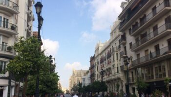 CCOO advierte de que la Ley de Turismo sostenible “tiene la intención de ser un traje nuevo para el turismo andaluz, pero con costuras débiles en lo social y lo ambiental”