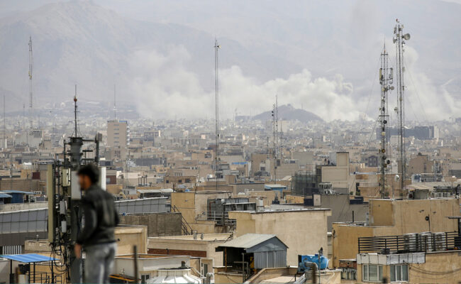 Las represalias de Irán se expanden por Oriente Medio tras ataque de EE.UU. e Israel