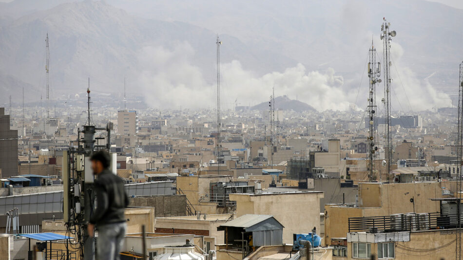 Las represalias de Irán se expanden por Oriente Medio tras ataque de EE.UU. e Israel