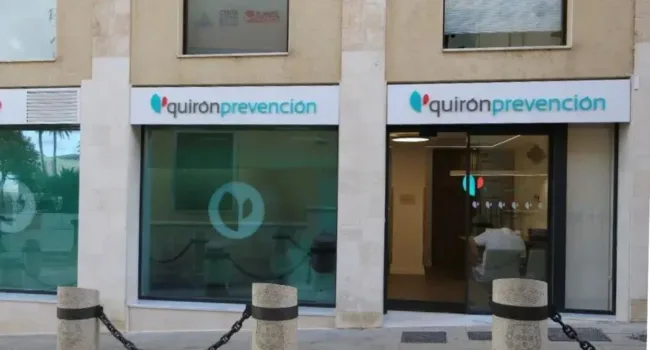 Sanidad y Trabajo se desentienden de las denuncias de FACUA contra grupo Quirón por alertar falsamente de riesgo de cáncer para vender analíticas