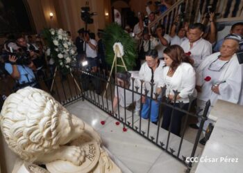 Nicaragua enaltece a Rubén Darío a 110 años de su muerte