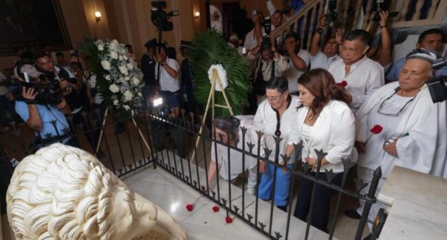 Nicaragua enaltece a Rubén Darío a 110 años de su muerte