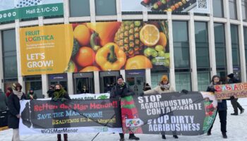 APDHA denuncia en Berlín la situación de explotación que padecen miles de trabajadores migrantes del campo andaluz 