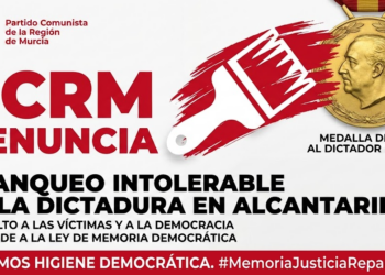 El PCRM denuncia el «blanqueo intolerable» de la dictadura por parte de la alcaldesa de Alcantarilla al mantener la medalla de oro al dictador Franco