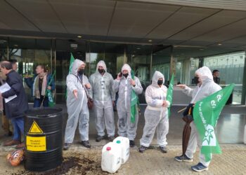 Ecologistas en Acción respalda a la vecindad ante la denuncia de riesgo tóxico y exige medidas urgentes de protección de la barriada Guadalquivir en Coria del Río (Sevilla)