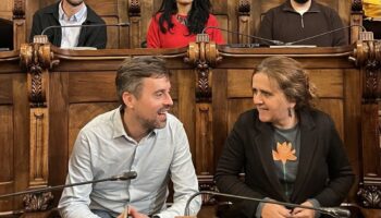 BComú exige al Ayuntamiento presentar la norma urbanística que prohibirá colivings y alquileres de temporada