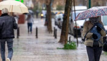 Por qué se encadenan tantos días de lluvia