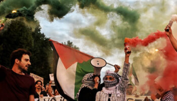 La rabia es nuestra, un espectáculo de Oriol Erausquin y Ricci Galiano sobre la importancia de politizar nuestra rabia 