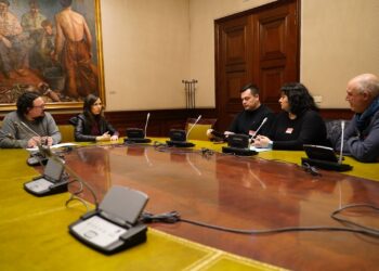 El SFF-CGT se reúne con Podemos para denunciar la actuación del ministro de Transportes