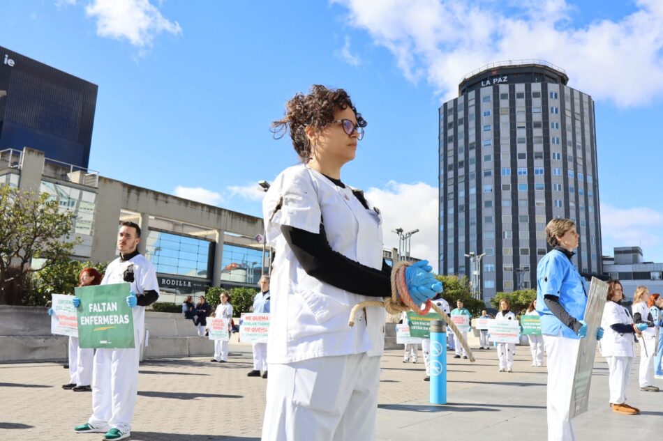 Nueva concentración en el hospital La Paz: «Atadas de manos por la falta de proyecto sanitario del Gobierno de Ayuso»