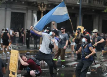 Argentina y la reforma laboral: datos claves de la precarización de la vida de los trabajadores