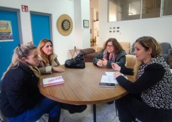 Adelante Jerez traslada su apoya a las familias del CEIP Antonio Machado que llevan meses esperando personal docente especializado