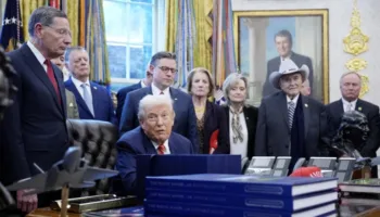 Un 52% de estadounidenses considera que Trump empeoró economía del país y sólo un 28% que la mejoró, según encuesta