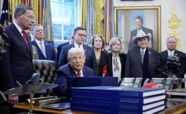 Un 52% de estadounidenses considera que Trump empeoró economía del país y sólo un 28% que la mejoró, según encuesta