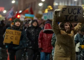 Identifican a los agentes federales que asesinaron a un manifestante en Mineápolis
