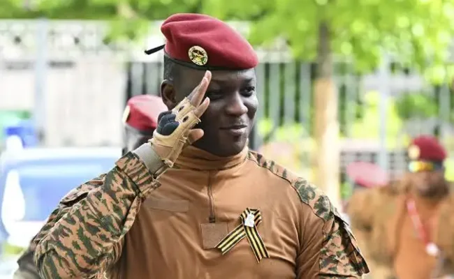 Rusia denuncia plan de Macron para desestabilizar países del Sahel