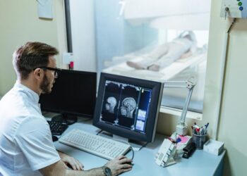 «El deterioro de los servicios de radiología de la sanidad pública madrileña pone en riesgo la salud de los pacientes»